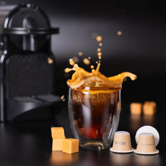 cup-verde-cosy-caramel-mood-bild-kaffee-splash